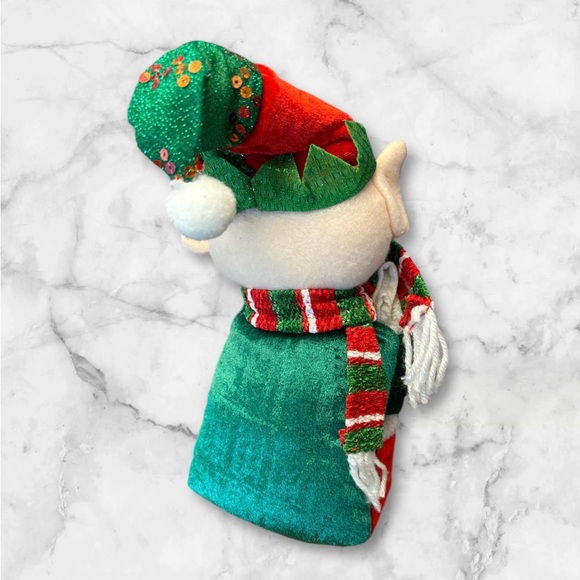 Plush Stuffed Shelf Elf Holding 3 Christmas Tea Towels Kitchen Green Red Holiday - Picture 4 of 4